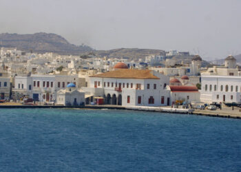 Απαγόρευση απόπλου του «Super Express» λόγω πρόσκρουσης