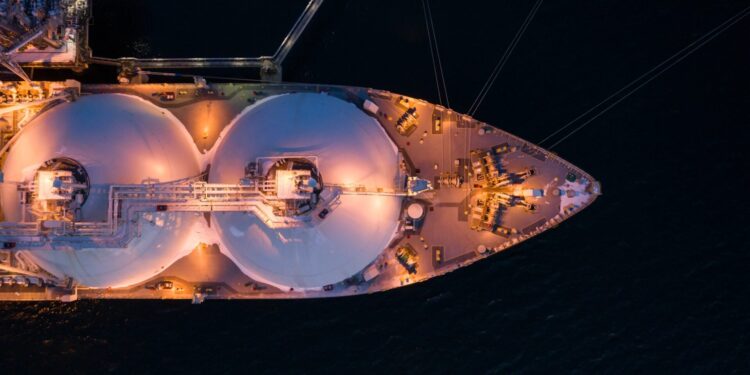 Ναυτιλία: Φθηνότερα των βιοκαυσίμων τα… πρόστιμα