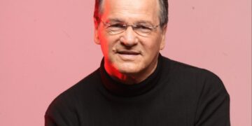 «Δεν χόρτασα τη στοργή της μητέρας μου και το χάδι του πατέρα μου- Αυτά έχουν μείνει σημάδια στην ψυχή μου»