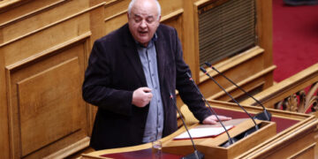 Το ΚΚΕ έχει αναδείξει συγκεκριμένες ποινικές και πολιτικές ευθύνες για το έγκλημα των Τεμπών