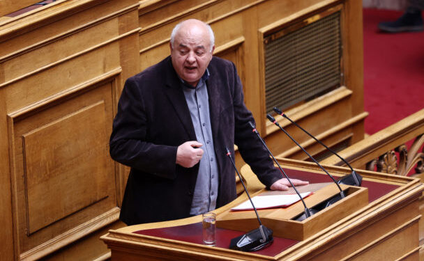 Το ΚΚΕ έχει αναδείξει συγκεκριμένες ποινικές και πολιτικές ευθύνες για το έγκλημα των Τεμπών