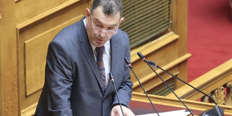 Διαγράφεται από τη “Νίκη” με απόφαση Νατσιού