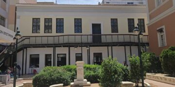 Έπειτα από 30 χρόνια καταλήψεων στη Νομική, οι χώροι επιστρέφονται καθαροί στους φοιτητές, καθηγητές και στο προσωπικό