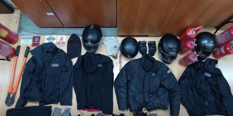 Επίθεση στη Νομική Σχολή: Στον εισαγγελέα οι 6 συλληφθέντες