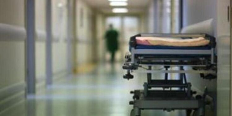 Γλυκά Νερά: Στην εντατική 50χρονος που ξυλοκοπήθηκε άγρια από ανήλικους