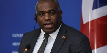 Το Λονδίνο παγώνει άμεσα τις διαπραγματεύσεις για συμφωνία ελεύθερου εμπορίου με το Ισραήλ