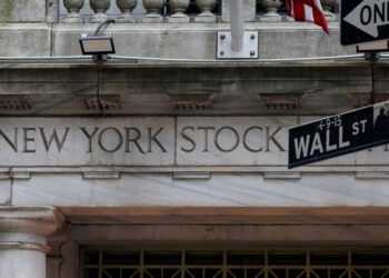 Μια ανάσα από ιστορικό χαμηλό το οικονομικό κλίμα στις ΗΠΑ