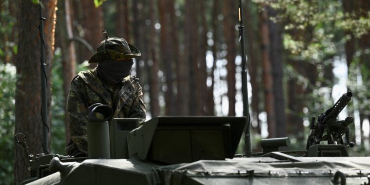 Άρση των περιορισμών στις παραδόσεις όπλων στην Ουκρανία