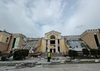 Ο Τραμπ καλεί Πούτιν και Ζελένσκι να σταματήσουν τον πόλεμο