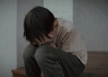 Κατήγγειλε τον θείο του για χρόνια σεξουαλική κακοποίηση