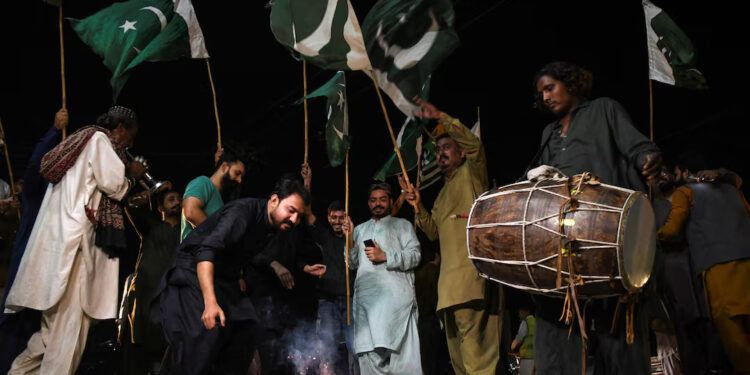 Ινδία-Πακιστάν: Εύθραυστη εκεχειρία παρά τη «σίγαση» των όπλων