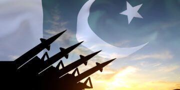 Το Πακιστάν δοκιμάζει πύραυλο εν μέσω αντιπαράθεσης στην Ινδία – Ο οίκος Moody’s προειδοποιεί για τις οικονομικές επιπτώσεις