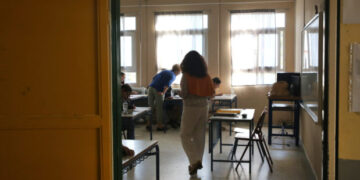 Πανελλήνιες 2025: Χτύπησε το κινητό μαθητή την ώρα της εξέτασης στο Ηράκλειο