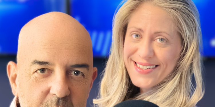 Η εκπομπή των Μπάμπη Παπαδημήτριου και Στεφανίας Κασίμη στον Realfm 97,8 (8/5/2025)