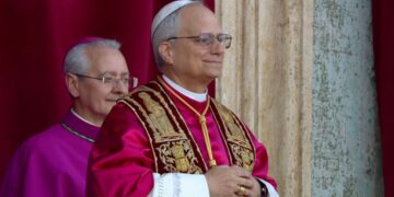 Λέων ΙΔ’: Μήνυμα ειρήνης από τον νέο Πάπα