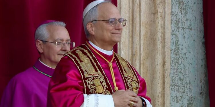 Λέων ΙΔ’: Μήνυμα ειρήνης από τον νέο Πάπα