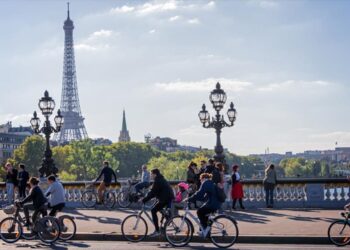 Ποιες πόλεις ξεχωρίζουν με βάση την κορυφαία ταξιδιωτική τάση του 2025