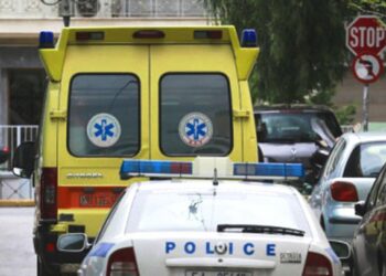 Σκηνές πανικού στο γραφείο Πρόνοιας – Έκοψε τις φλέβες του με χαρτοκόπτη, όταν ενημερώθηκε ότι απουσίαζε η υπάλληλος