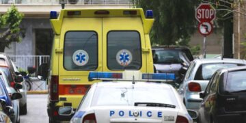 Σκηνές πανικού στο γραφείο Πρόνοιας – Έκοψε τις φλέβες του με χαρτοκόπτη, όταν ενημερώθηκε ότι απουσίαζε η υπάλληλος