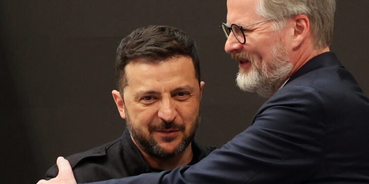 Η Τσεχία σκοπεύει να εκπαιδεύσει ουκρανούς πιλότους μαχητικών