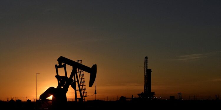 Ο Τραμπ θέλει να υποχωρήσει το πετρέλαιο στα 40-50 δολάρια