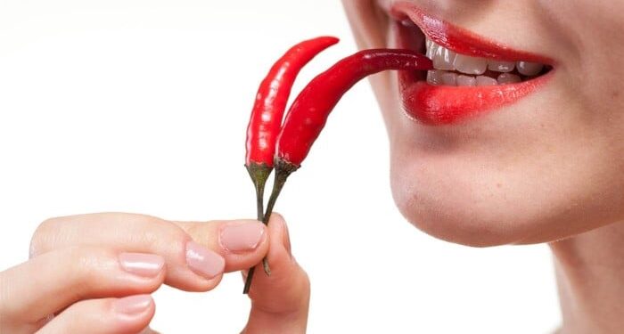 Ανακαλύφθηκαν οι φυσικές ουσίες που θα μας επιτρέψουν να τρώμε άφοβα καυτερά φαγητά