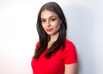 Ελίζαμπεθ Πίπκο: Ποια είναι η νέα σχολιάστρια του δελτίου ειδήσεων του ANT1