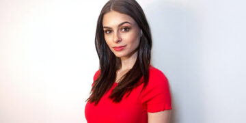 Ελίζαμπεθ Πίπκο: Ποια είναι η νέα σχολιάστρια του δελτίου ειδήσεων του ANT1