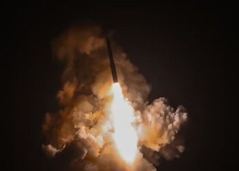 Υπερηχητικό πυρηνικό πύραυλο εκτόξευσαν οι ΗΠΑ (βίντεο)