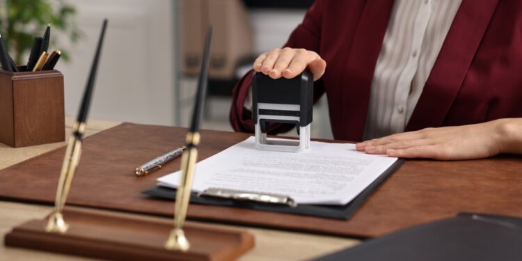 PULSE: Εφτά στους δέκα «βλέπει» θετικά την άρση μονιμότητας στο δημόσιο – «Μάχη» για τη δεύτερη θέση