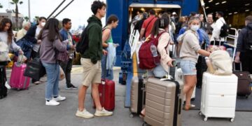 Μείωση του ΦΠΑ στα εισιτήρια επιβατών και οχημάτων προτείνει ο πρόεδρος των ακτοπλόων