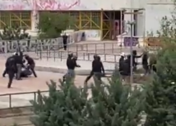 Πολυτεχνειούπολη: Βίντεο από την άγρια συμπλοκή μεταξύ κουκουλοφόρων