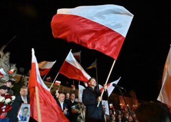 Σε δεύτερο γύρο οδεύουν οι Τρασκόφσκι και Ναβρότσκι