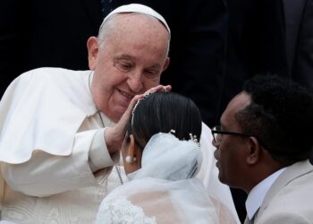 Το τελευταίο τρυφερό μήνυμα του πάπα Φραγκίσκου για τον γάμο και τα νέα ζευγάρια