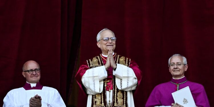 Πάπας Λέων ΙΔ’: Ποιος είναι ο «μετριοπαθής» Ρόμπερτ Πρέβοστ