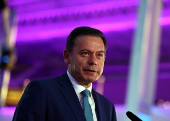 Η κεντροδεξιά διευρύνει το προβάδισμα στις δημοσκοπήσεις, αλλά εξακολουθεί να φαίνεται ότι δεν θα έχει πλειοψηφία