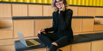 Μάλωσε με τον σύντροφό της μπροστά στους γονείς του