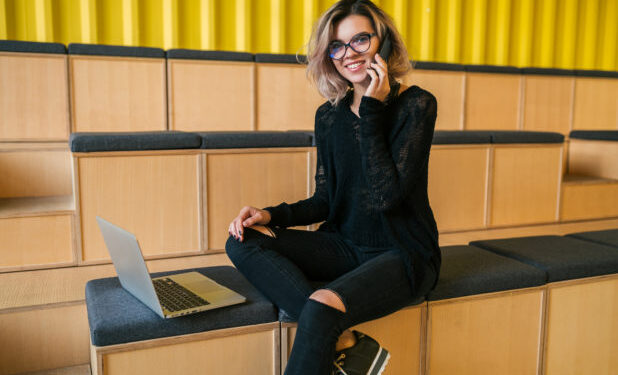 Μάλωσε με τον σύντροφό της μπροστά στους γονείς του