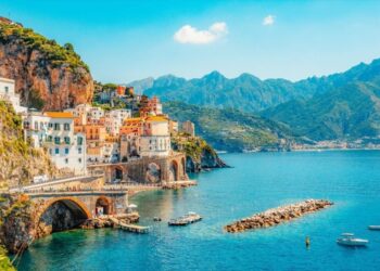 Οι πιο δημοφιλείς γαμήλιοι προορισμοί για το 2025 –Ποιο μικρό νησί της Ελλάδας ξεχωρίζει