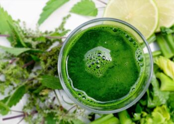 Το πράσινο smoothie που μοσχοβολά χωριό με ένα απροσδόκητο υλικό