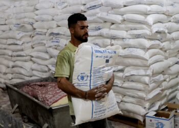 Δεκαπέντε φορτηγά λεηλατήθηκαν το βράδυ της Πέμπτης