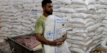 Δεκαπέντε φορτηγά λεηλατήθηκαν το βράδυ της Πέμπτης