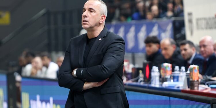 Ο Προμηθέας ανακοίνωσε τον Λιμνιάτη