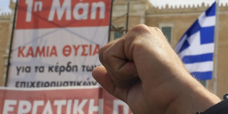 Άνοιξαν οι σταθμοί του Μετρό «Σύνταγμα» και «Πανεπιστήμιο»