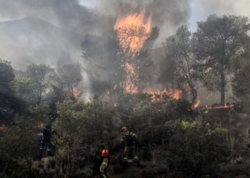 Φωτιά τώρα στην Κύθνο