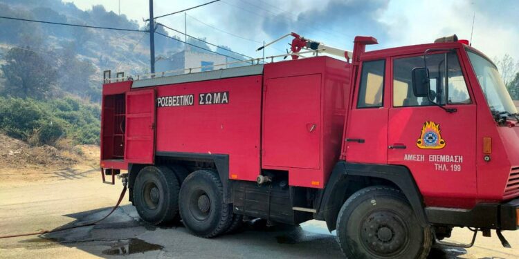 Φωτιά σε χαμηλή βλάστηση στην περιοχή Σοφό στον Ασπρόπυργο