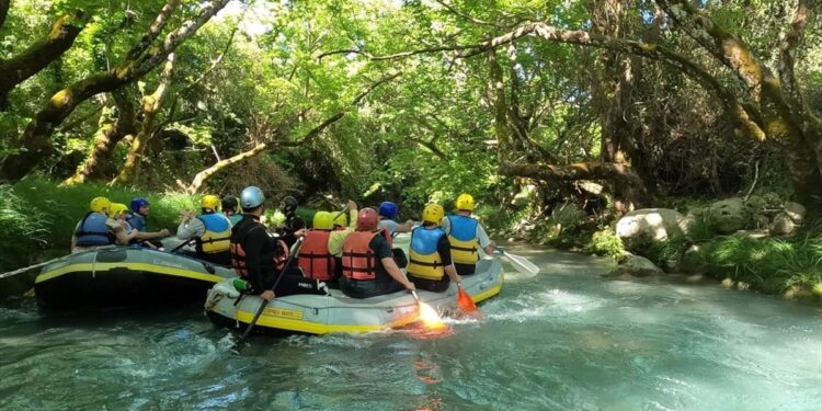 Κάναμε rafting στον Λούσιο και τον Αλφειό και ραπέλ από τη Γέφυρα του Πεντοχίλιαρου