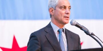 Ο Ραμ Εμάνιουελ επιστρέφει. Και στοχεύει στην ηγεσία των Δημοκρατικών και τον Λευκό Οίκο