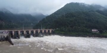 Τουλάχιστον 6 νεκροί από τις ισχυρές βροχές που πλήττουν το νότιο τμήμα της χώρας