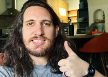 Σίντνεϊ Ραζ: Ο 36χρονος κωμικός γνωστός για τα «life hacks» βίντεο διαγνώστηκε με καρκίνο του στομάχου